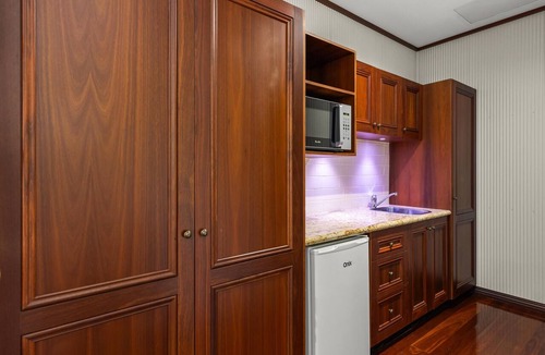 Cable Beach House | Tropical Pearl 4 Bed 3 Bath, Resort Style Pool STRA6726I1AG7DIQ