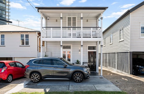 Fortitude Valley House | Ultimate Location! Whole House, no Shared Spaces. Pets and Kids Warmly Welcome!