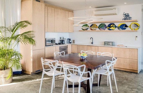 Camps Bay Apartment | Unique Camps Bay Apartment w Private Pool Coral Sea
