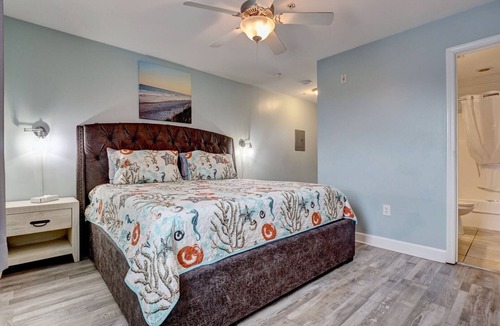 Surf City Hotel | Unit 002 at Tiffany's Motel