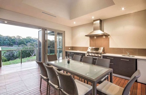 Yallingup House | Valley Views—Elevated Hilltop Escape near Beaches