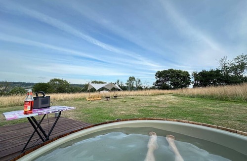 Honiton House | Vintage 1949 Airstream with valley views, fire pit and stargazing
