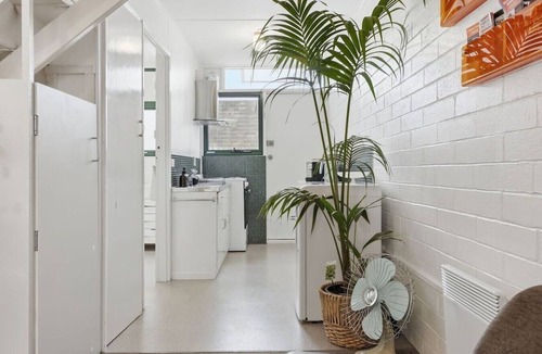 New Town Villa | Warm Mid century modern 2BR, 8 mins from CBD