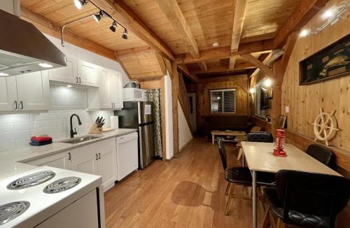 Ucluelet House | Waterfront Timber-Frame Cottage!