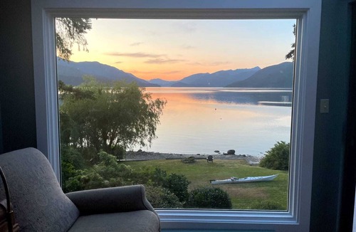 Sandy Hook House | Waterfront Vacation Home -only for longer term stays(please contact for details)
