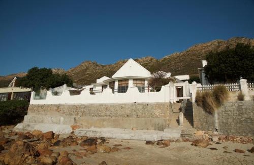 Strand Villa | Westbank Private Beach Villa, 4 Bedrooms, Private pool, on the Beach!