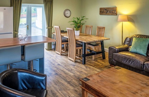 Blairgowrie House | Wonderful private villa for 6 people with hot tub, WIFI, TV and panoramic view