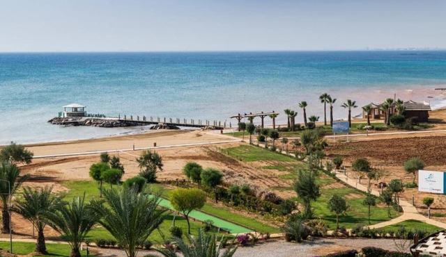 1 Bed Flat in Beach Resort