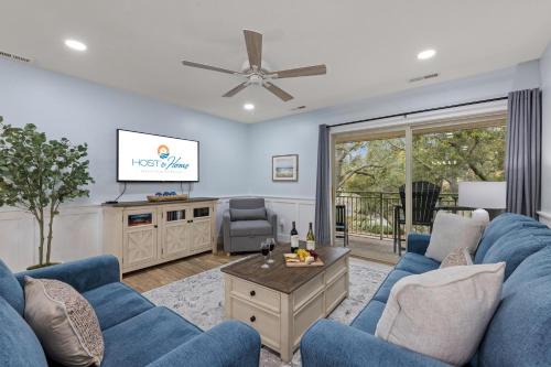 1691 Bluff Villa