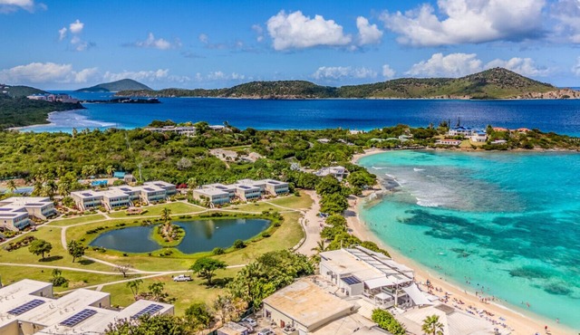 1BR, 2 bath right on Sapphire Beach - sleeps 4!