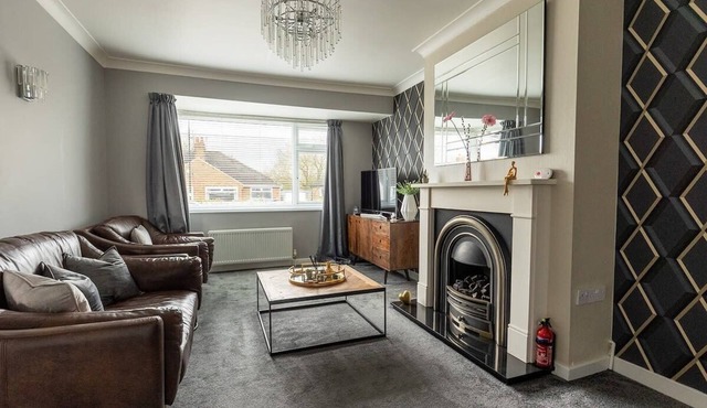 2 Bed Harrogate | Spacious Garden & Hot Tub Hire