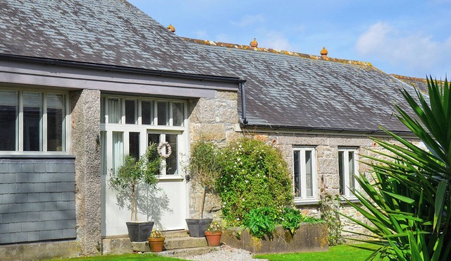 2 bedroom accommodation in Godolphin Cross, Helston