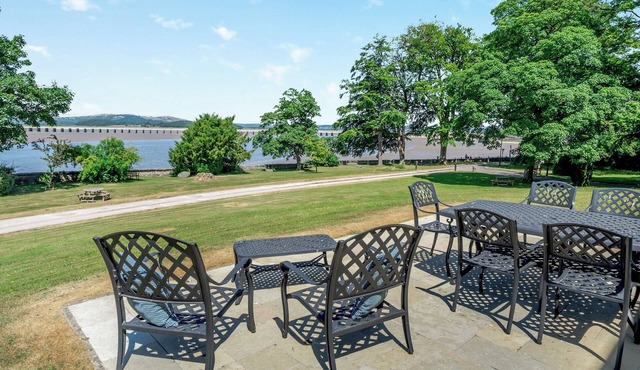 2 bedroom accommodation in Arnside, near Carnforth