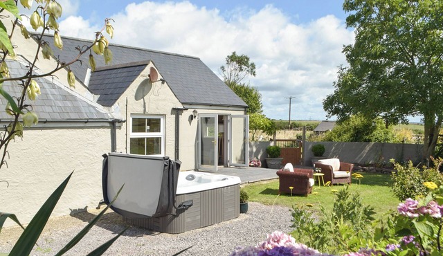 2 bedroom accommodation in Stackpole in Stackpole