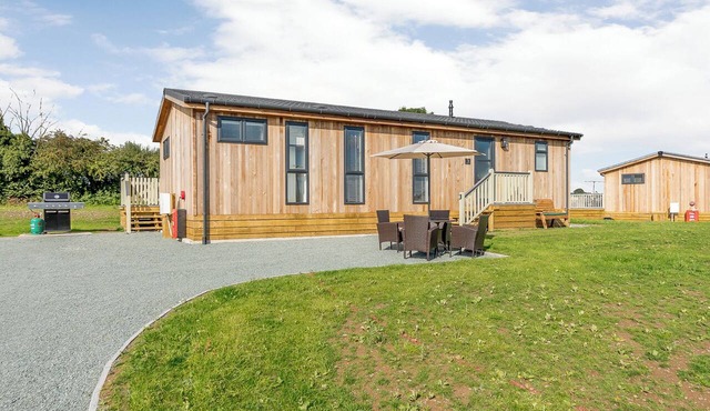 2 bedroom accommodation in Tetchill
