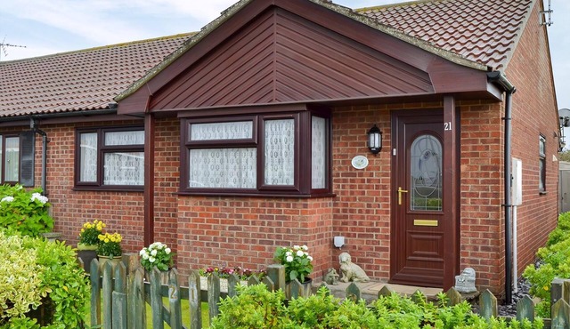 2 bedroom accommodation in Walcott, near Norwich