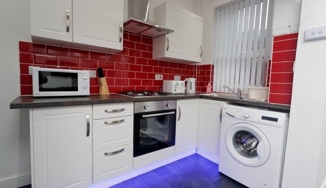 2 Bedroom house near Leeds Cente- St Hilda's