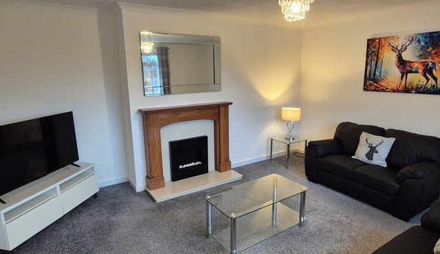 2 bedroom Stirling apartment with free parking