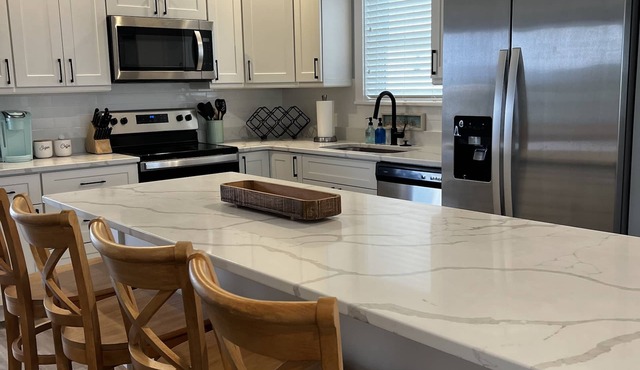 “2 Impulsive” Luxury Condo Steps from the beach in the Beach Club at Whalehead