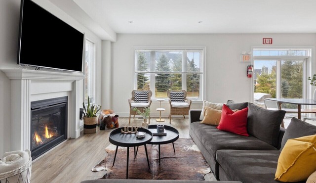 27 Snowbridge: Blue Mountain Retreat