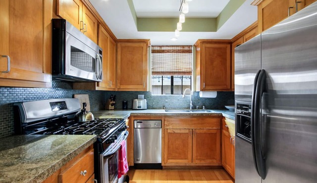 2Bed 2bath Quiet Comfortable 10671 Wilkins Westwood Westside Condo