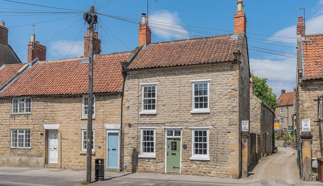 3 bedroom accommodation in Pickering