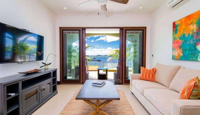 360 Splendor 303-Condo with Breakfast Included