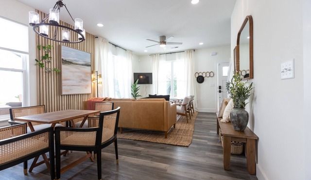 3B,3B Downtown Landrum, Pet Friendly, Fully Fenced