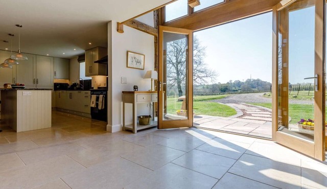 4 Bed in Gloucester (oc-60200)