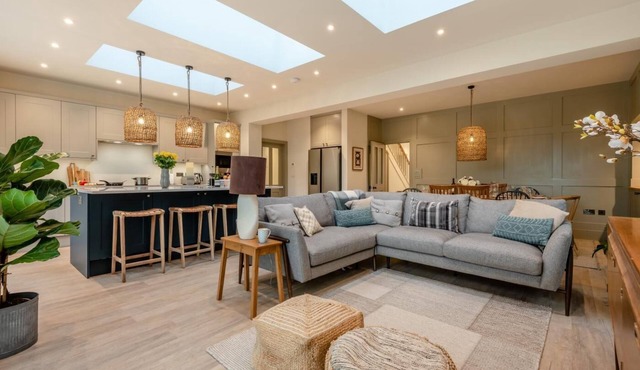 5 Bed in Corfe Castle (oc-r30456)