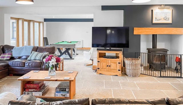 9 bedroom accommodation in Bishopswood, near Honiton