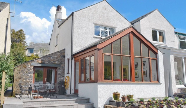 A well placed semi-detached cottage with fell views.