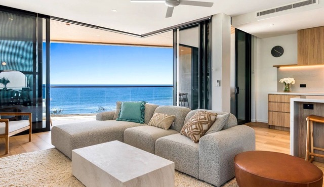 Absolute Beachfront Luxury Apartment