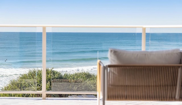 Absolute Beachfront, Panoramic Ocean Views & Whale Season Magic (May–August) 🐳