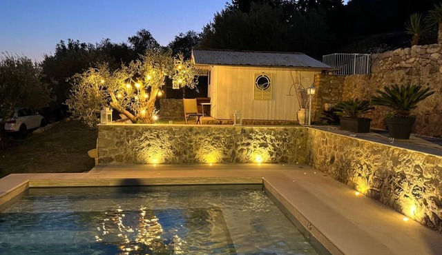 Accommodation in the complete relaxation of nature, minimal with elegant details.