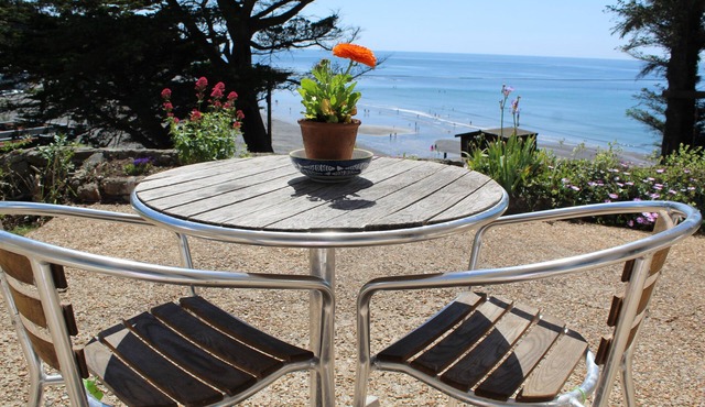 Amazing Sea Views from this Charming 1 Bedroom Apartment