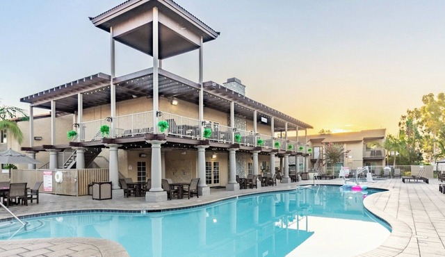 Anaheim | Disneyland Resort Area | Theme Park Adventure | King Bed | Pool | 1BR