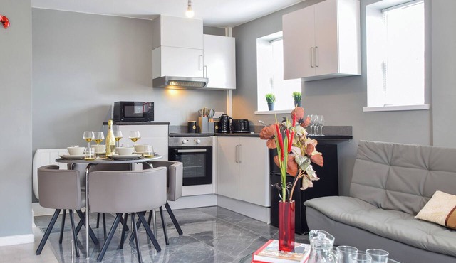 Apartment 2 - UK50136