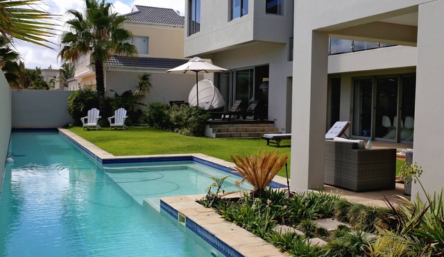 Apartment on the ground floor overlooking the pool