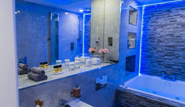 Aphrodite Suites Imperial Suite Hot Tub Apartment