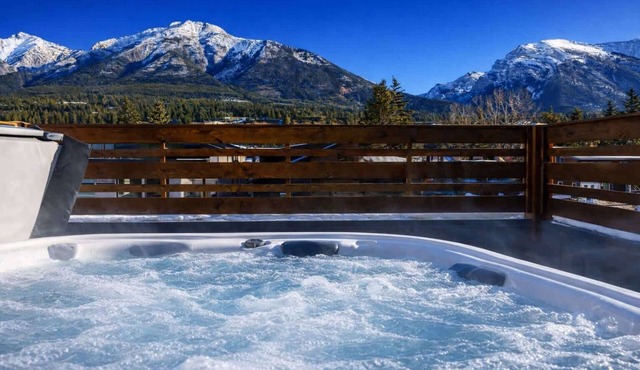 Aurora Lights - Luxe Townhouse Private Hot Tub