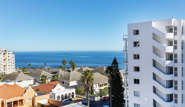 Backup-Powered Perfect Bantry Bay Sea Views, Fantastic Sea Point location