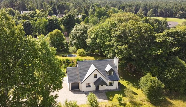 Balnagowan Cottage - family friendly cottage