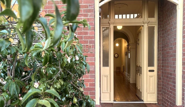 Battery Point Village - Stunning Large Home