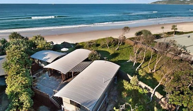 Beachfront Belongil Beach