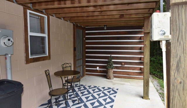 Bear Den | Full Kitchen Cabin Near Laurel River Lake & Cumberland Falls in Corbin