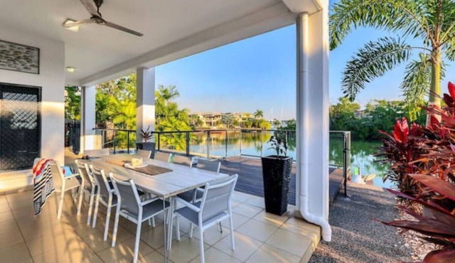 Beautiful Bayview King Beds Pool Water frontage