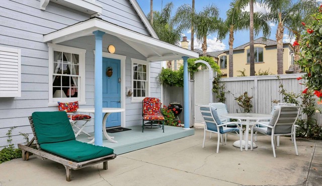 Best Value on Balboa Island, Classic Cottage w/Amenities, Walk to Beach and Marine Avenue