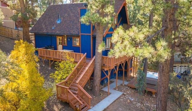 Big Blue|Rustic Modern, Jacuzzi, Centrally located in Big Bear