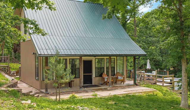 Big Pine Holler | Cozy Cabin with Hot Tub